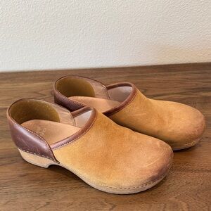 Dansko Tan suede and Leather Clogs size 40